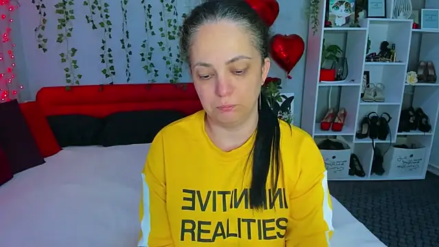 DarlingMilf online show from 04-26-26, 06:05