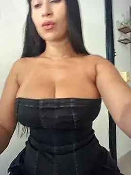Snapshot of lady-rosse chatting on 10-24-25, 03:22 lady-rosse online show from 10-24-25, 03:22