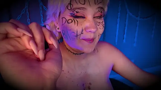 Snapshot of Laura_takint chatting on 02-28-25, 10:06 Laura takint online show from 02-28-25, 10:06