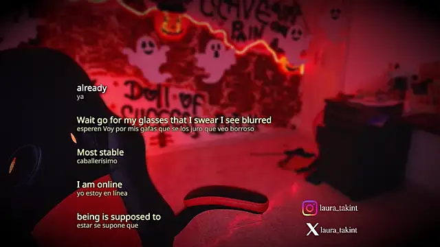 Snapshot of Laura_takint chatting on 10-03-25, 09:05 Laura takint online show from 10-03-25, 09:05