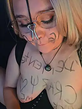 Laura takint online show from 12-13-25, 08:04