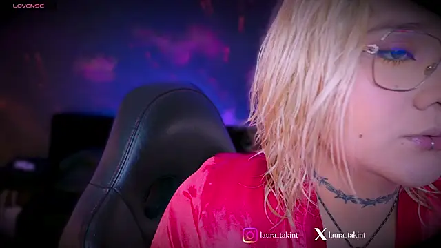 Laura takint online show from 12-21-25, 07:15