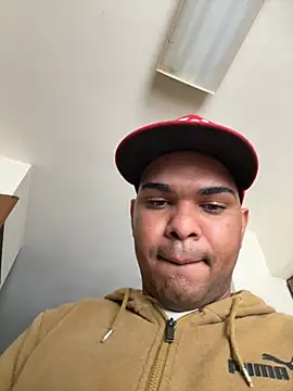 Snapshot of marhi32 chatting on 10-06-25, 08:20 marhi32 online show from 10-06-25, 08:20