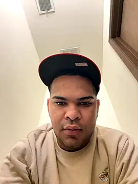 Snapshot of marhi32 chatting on 10-28-25, 11:31 marhi32 online show from 10-28-25, 11:31