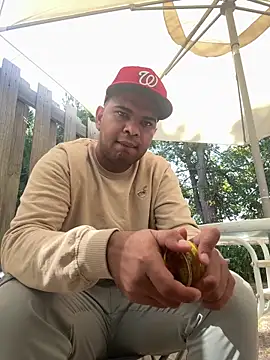 Snapshot of marhi32 chatting on 09-16-25, 04:19 marhi32 online show from 09-16-25, 04:19