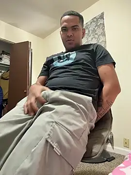 Snapshot of marhi32 chatting on 12-21-25, 06:31 marhi32 online show from 12-21-25, 06:31