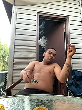 Snapshot of marhi32 chatting on 10-11-25, 11:17 marhi32 online show from 10-11-25, 11:17