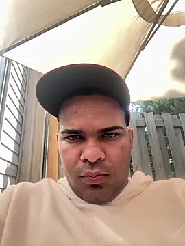 Snapshot of marhi32 chatting on 09-18-25, 04:10 marhi32 online show from 09-18-25, 04:10