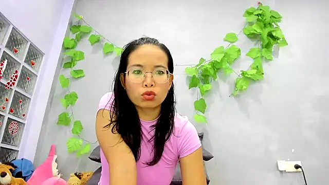 Snapshot of loveley_jenny chatting on 07-11-26, 12:00 loveley jenny online show from 07-11-26, 12:00