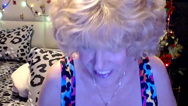 HappyWomanOn online show from 04-17-26, 09:06