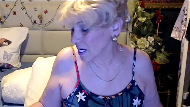 HappyWomanOn online show from 11-24-25, 07:03