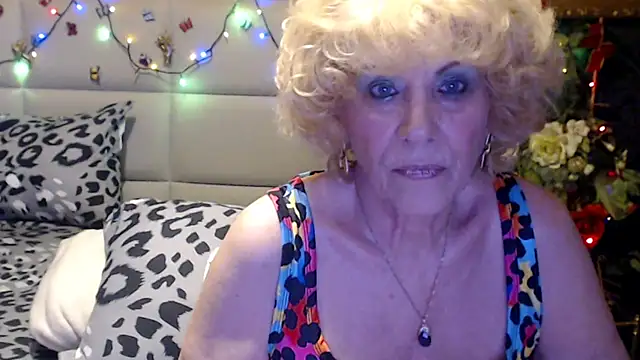 HappyWomanOn online show from 04-25-26, 06:16