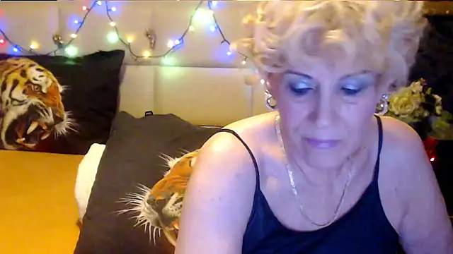 HappyWomanOn online show from 10-23-25, 06:28