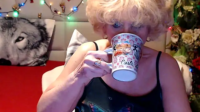HappyWomanOn online show from 05-26-26, 09:18