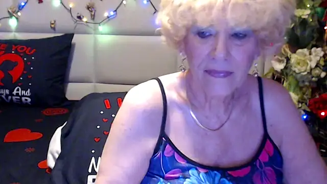 HappyWomanOn online show from 06-12-26, 06:38