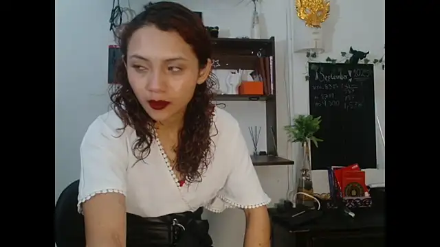 Snapshot of Pinkye_skarlet chatting on 10-17-25, 08:32 Pinkye skarlet online show from 10-17-25, 08:32