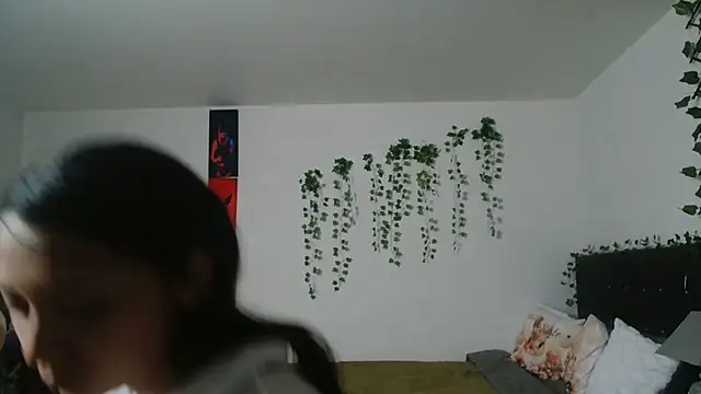 Pinkye skarlet online show from 11-17-25, 07:23