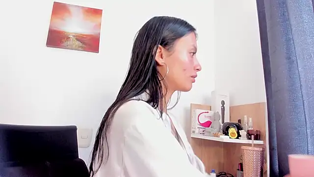 nia  white online show from 11-03-25, 05:05