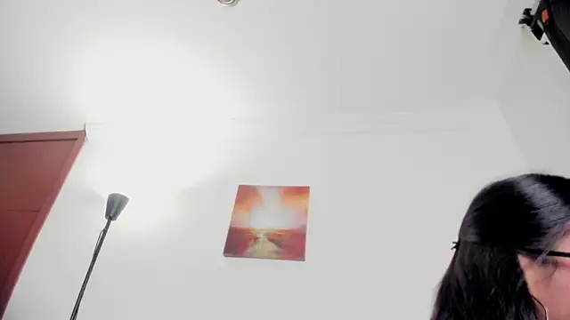 nia  white online show from 04-11-26, 01:24