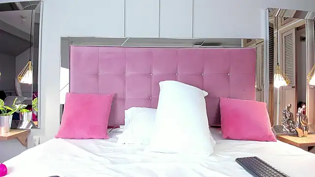 Ahincale online show from 10-18-25, 07:49