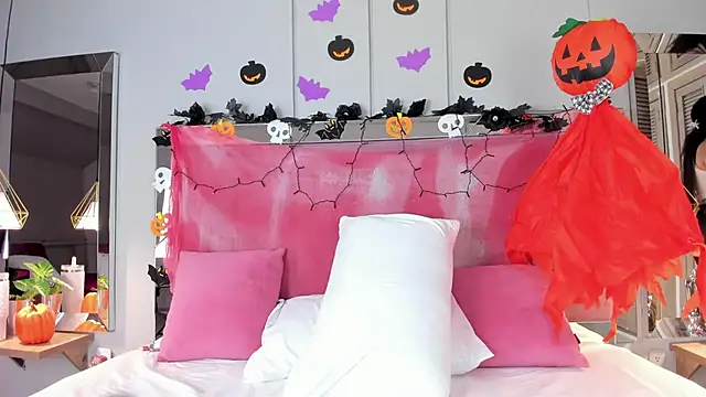 Ahincale online show from 10-30-25, 07:44