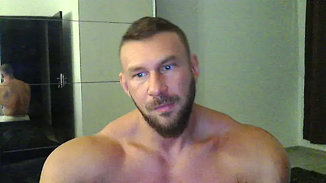 Snapshot of muscularkevin chatting on 09-18-25, 03:31 muscularkevin online show from 09-18-25, 03:31