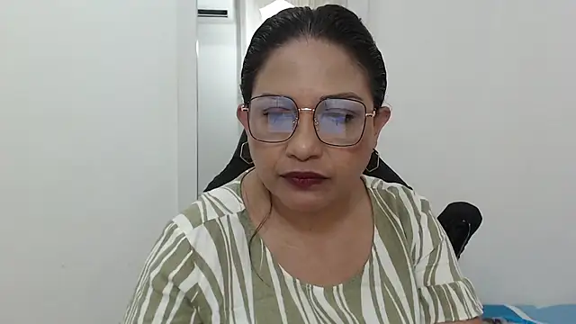 Snapshot of Katha_Marck chatting on 09-24-25, 01:28 Katha Marck online show from 09-24-25, 01:28