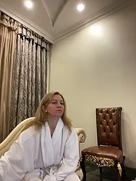 Snapshot of Amazoniiaa chatting on 03-11-25, 07:03 Amazoniiaa online show from 03-11-25, 07:03