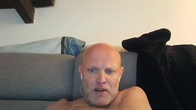 davigochi77bcn online show from 11-12-25, 06:56