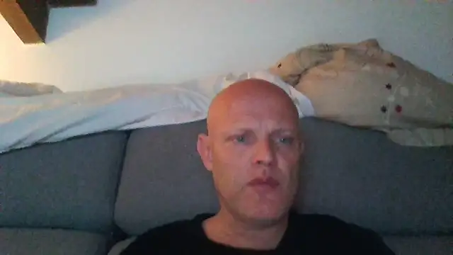 davigochi77bcn online show from 12-19-25, 08:33