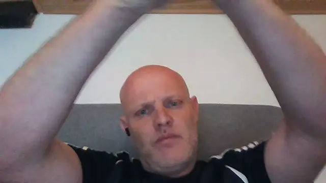 davigochi77bcn online show from 12-21-25, 09:48