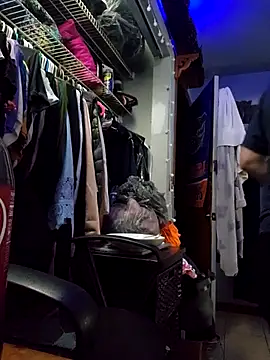 Hotredheadandtoungelasher online show from 01-10-26, 10:43