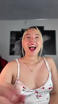 Irisweet  online show from 12-21-25, 02:52