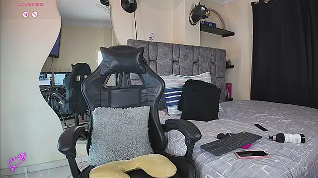 danielasexya1 online show from 01-19-26, 03:21