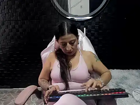 mature sexi40 online show from 11-17-25, 12:20