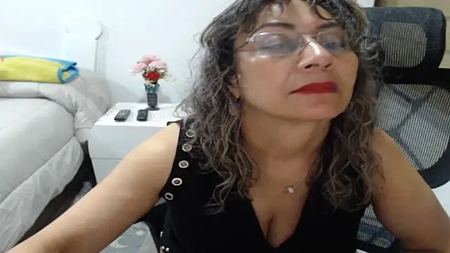 Snapshot of jesy_hot chatting on 07-12-26, 12:11 jesy hot online show from 07-12-26, 12:11