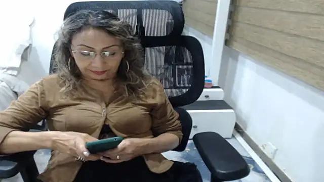 Snapshot of jesy_hot chatting on 05-07-26, 11:30 jesy hot online show from 05-07-26, 11:30