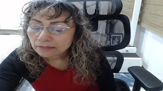 Snapshot of jesy_hot chatting on 06-11-26, 12:01 jesy hot online show from 06-11-26, 12:01