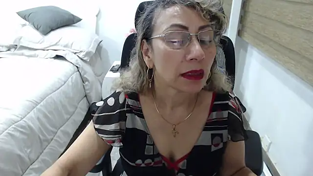 Snapshot of jesy_hot chatting on 04-18-26, 12:24 jesy hot online show from 04-18-26, 12:24