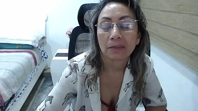 Snapshot of jesy_hot chatting on 04-27-26, 03:26 jesy hot online show from 04-27-26, 03:26
