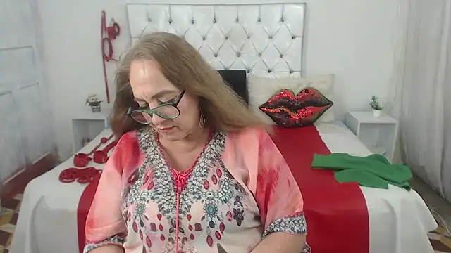 Snapshot of Sweetbigcatt chatting on 06-23-26, 02:20 Sweetbigcatt online show from 06-23-26, 02:20