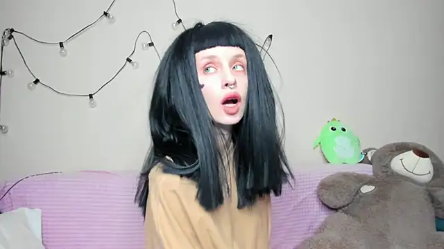 Snapshot of FlowerOfSin2001 chatting on 09-21-25, 04:34 FlowerOfSin2001 online show from 09-21-25, 04:34