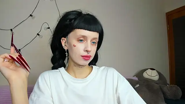 Snapshot of FlowerOfSin2001 chatting on 09-12-25, 12:49 FlowerOfSin2001 online show from 09-12-25, 12:49