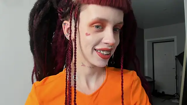 Snapshot of FlowerOfSin2001 chatting on 03-03-25, 03:43 FlowerOfSin2001 online show from 03-03-25, 03:43