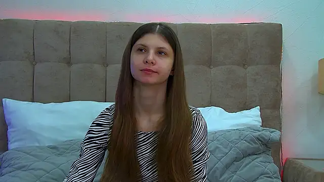 Snapshot of AudreyBarlow chatting on 02-19-25, 06:22 AudreyBarlow online show from 02-19-25, 06:22