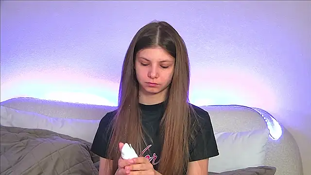 Snapshot of AudreyBarlow chatting on 03-18-25, 06:28 AudreyBarlow online show from 03-18-25, 06:28