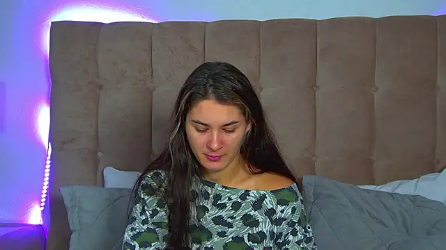 RachelSimpson online show from 11-08-25, 06:22