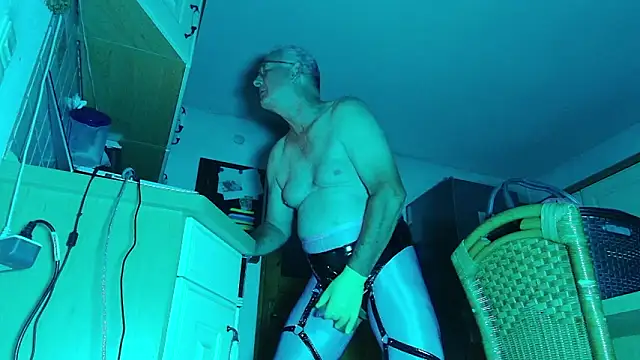 Snapshot of Sexspielzeug-1 chatting on 09-20-25, 10:04 Sexspielzeug-1 online show from 09-20-25, 10:04