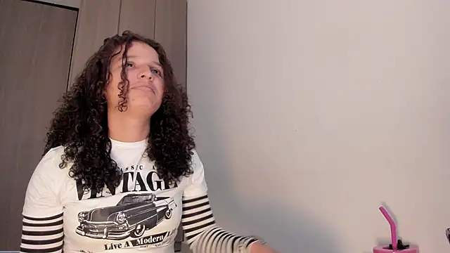 Cositarica  online show from 10-04-25, 02:40