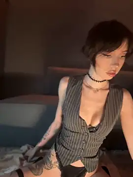 Snapshot of Bastet chatting on 02-09-25, 09:28 Bastet online show from 02-09-25, 09:28